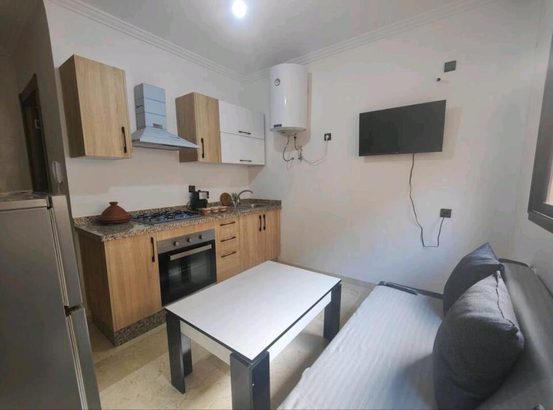 Appartement*piscine*aeroport* Appartement *